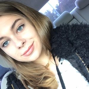 Meet your Posher, Zoe